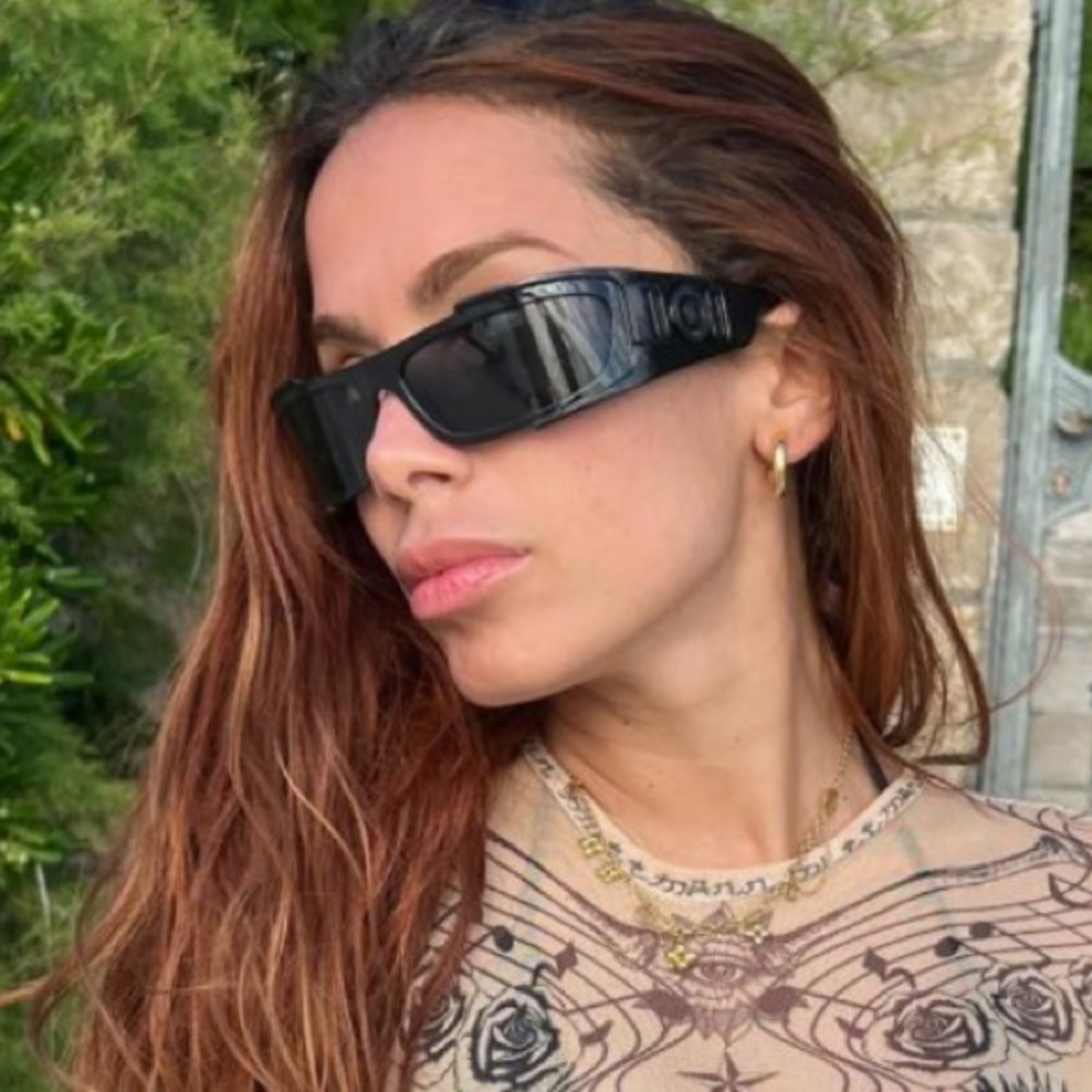 Versace Sunglasses, New 240 - Picture 5 of 6